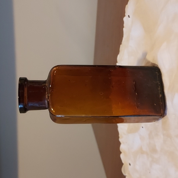 2/$20 💕Antique brown glass bottle retro Vintage medicine bottle thick top - Picture 9 of 13